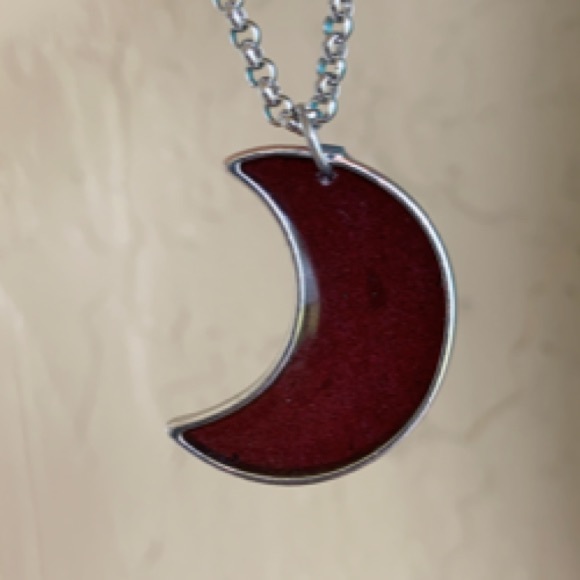 Dark Red resin & glitter crecent moon steel choker - Picture 2 of 9